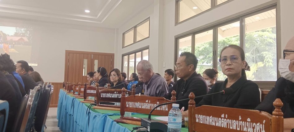 ประชุมพิธีถวายดอกไม้จันทน์